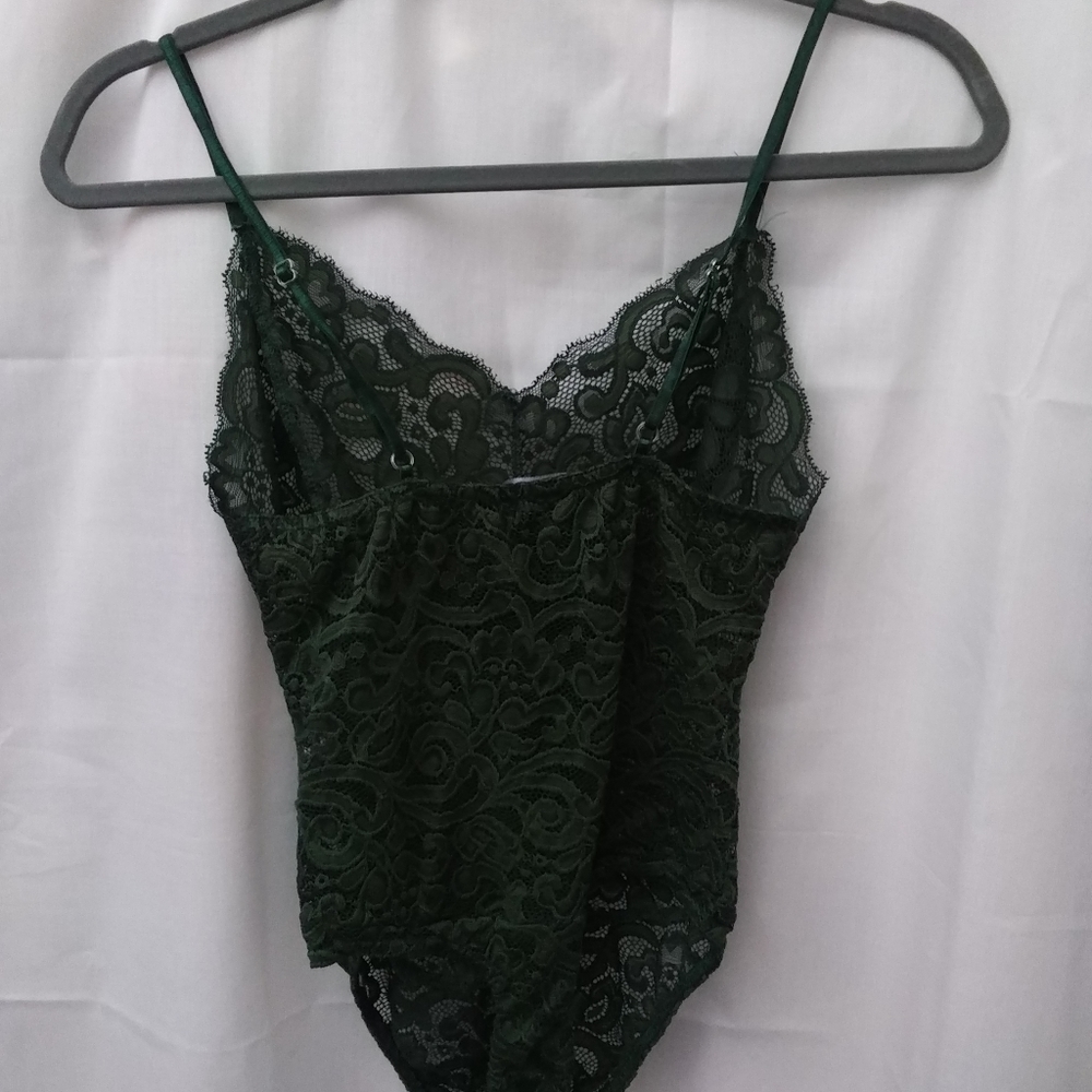 Top lace barely new